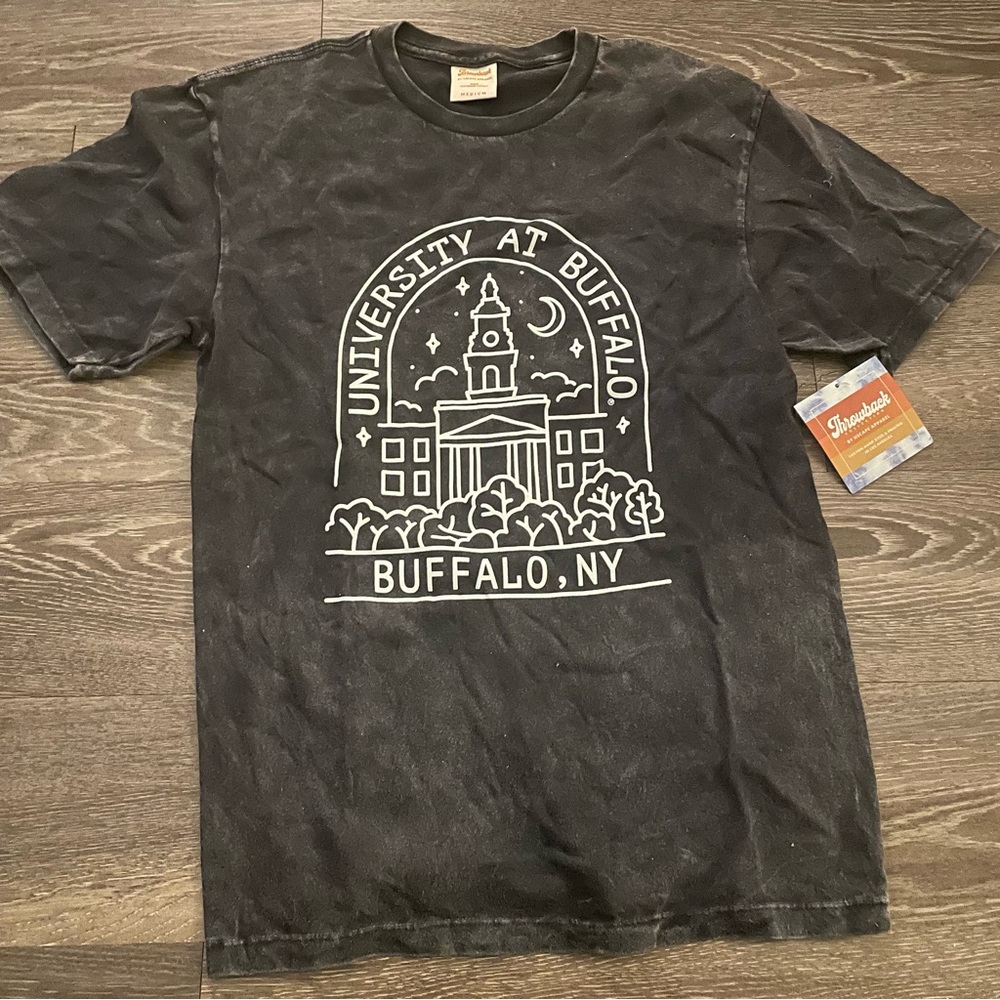 NWT University at Buffalo Short Sleeve T-Shirt. Size Medium - Picture 3 of 3